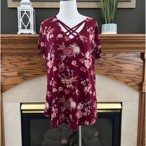 Women's Burgundy Floral Criss Cross Front Cap Sleeve Pullover Top‎ Sz. XL Junior